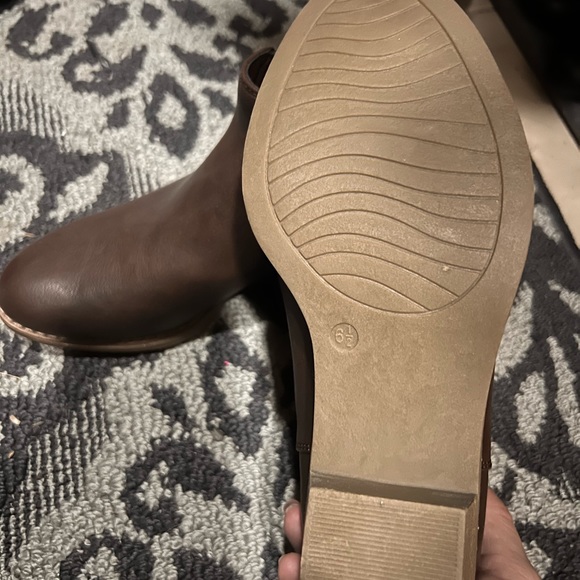 New brown ankle booties - Picture 4 of 4